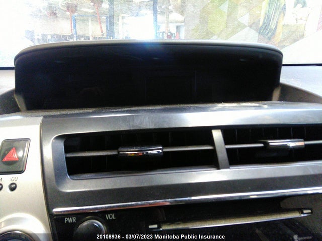 Toyota PRIUS V 2018 JTDZN3EU9JJ074776 Image 8
