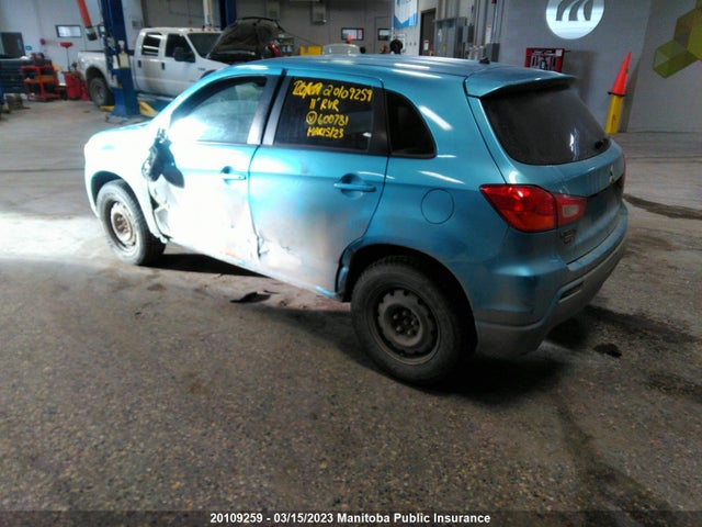 JA4AJ3AUXBZ600781 Mitsubishi RVR SE