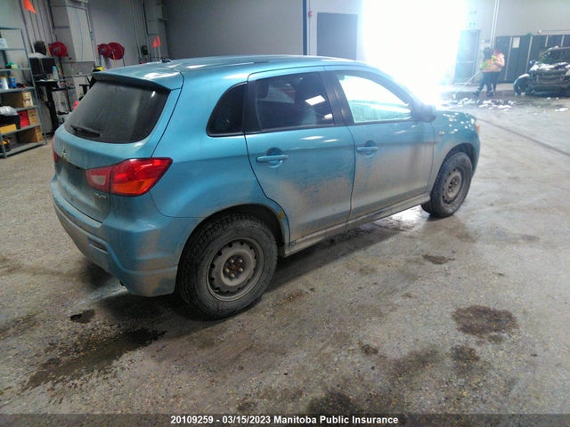 JA4AJ3AUXBZ600781 Mitsubishi RVR SE