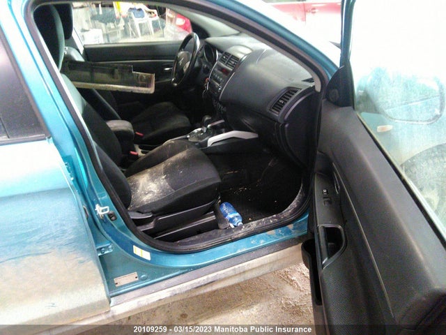 JA4AJ3AUXBZ600781 Mitsubishi RVR SE