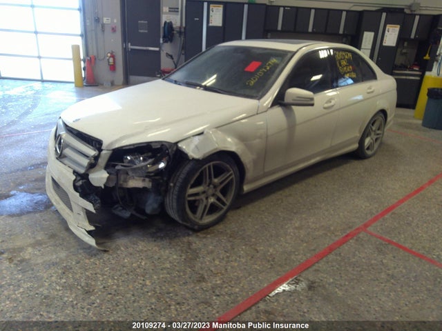 Mercedes Benz C300w 4matic  2011 WDDGF8BB9BR145259 Image 2