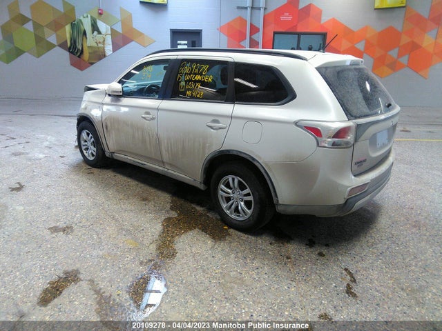 JA4JZ3AX3FZ603174 Mitsubishi Outlander Se