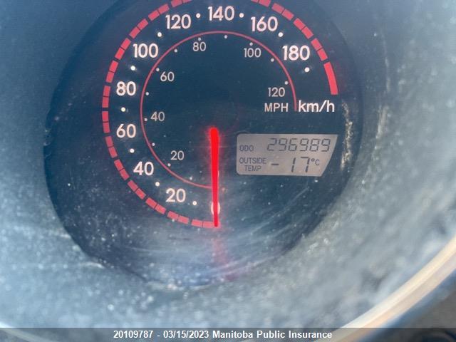 Toyota Matrix 2005 2T1KR32EX5C881859 Image 7
