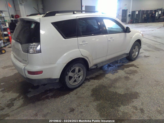 JA4AT2AW8DU601448 Mitsubishi Outlander Es