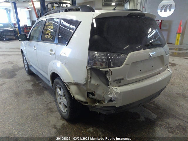 JA4AT2AW8DU601448 Mitsubishi Outlander Es