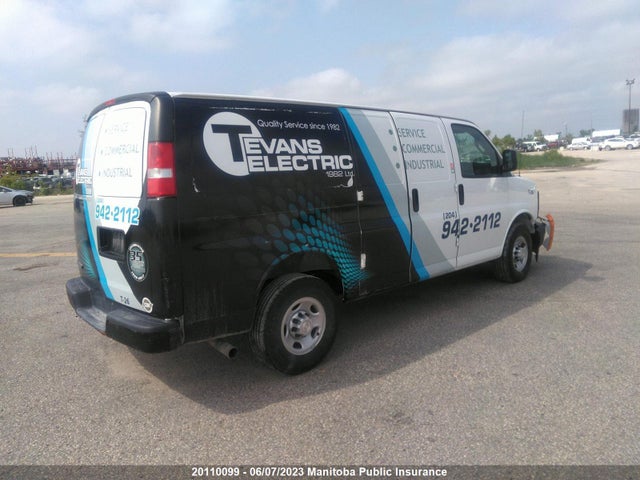 Chevrolet Express 2500 Cargo Van  2017 1GCWGAFF8H1335827 Image 4