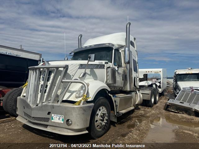 International Lonestar 2017 3HSCXAPRXHN576689 Image 2