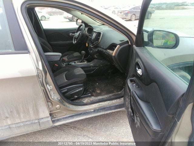 1C4PJLABXGW307941 Jeep Cherokee Sport