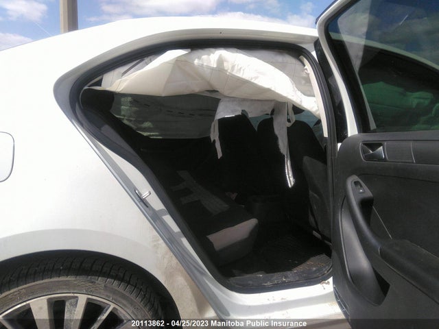 Volkswagen Jetta 2.0 2015 3VW1K7AJ2FM420991 Image 9