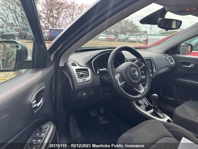3C4NJDAB1JT177851 Jeep Compass Sport