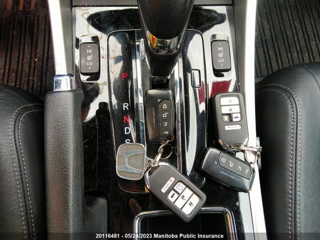 Honda Accord Touring 2017 1HGCR2F08HA800428 Image 11