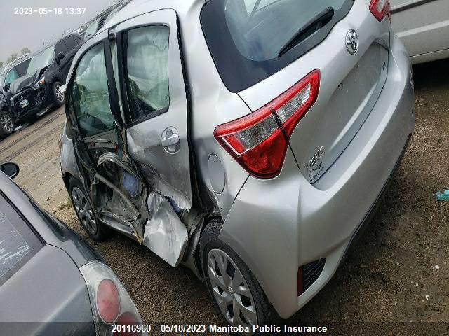 Toyota YARIS LE 2018 VNKKTUD31JA087535 Image 3