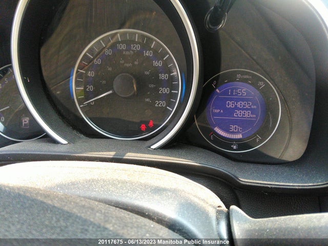Honda FIT LX 2015 3HGGK5H58FM103423 Image 8