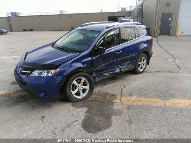 Toyota RAV4 LE 2015 2T3BFREV8FW229563 Image 2