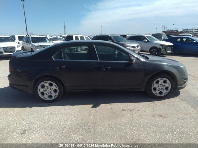 20156438 :رقم المزاد ، 3FAHP0HA9BR288976 vin ، 2011 Ford Fusion Se مزاد بيع
