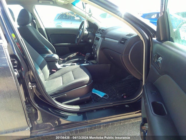 20156438 :رقم المزاد ، 3FAHP0HA9BR288976 vin ، 2011 Ford Fusion Se مزاد بيع