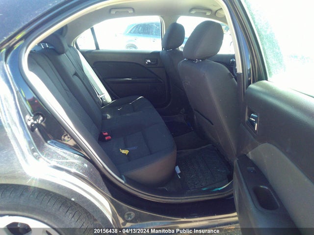 20156438 :رقم المزاد ، 3FAHP0HA9BR288976 vin ، 2011 Ford Fusion Se مزاد بيع