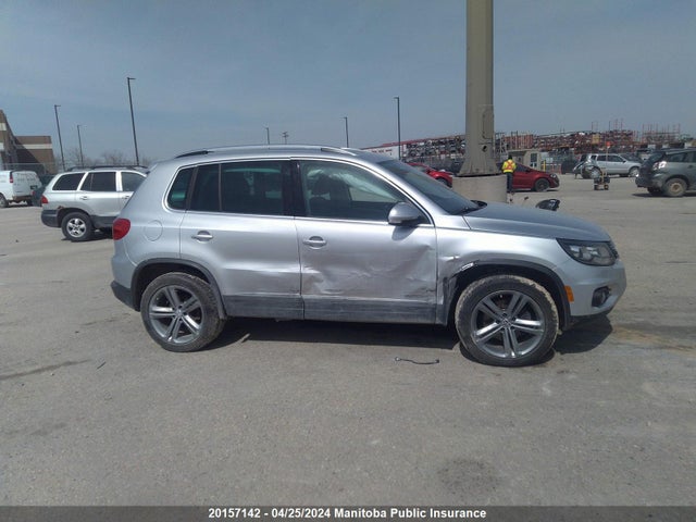 WVGLV7AX6HK032367 Volkswagen Tiguan 2.0 Tsi