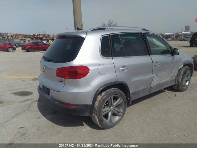 WVGLV7AX6HK032367 Volkswagen Tiguan 2.0 Tsi
