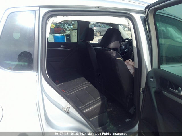 WVGLV7AX6HK032367 Volkswagen Tiguan 2.0 Tsi
