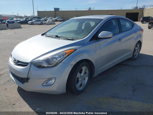 HYUNDAI ELANTRA GLS - 2