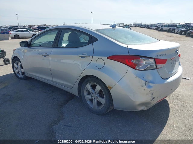 HYUNDAI ELANTRA GLS - 3