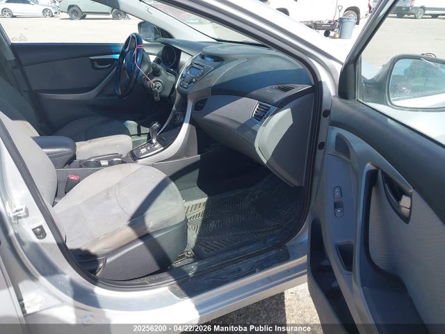 HYUNDAI ELANTRA GLS - 5