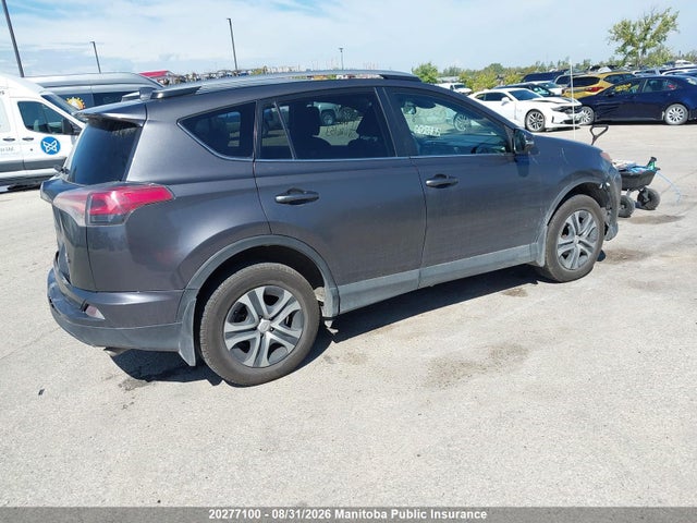 2017 Toyota RAV4 LE photo 4