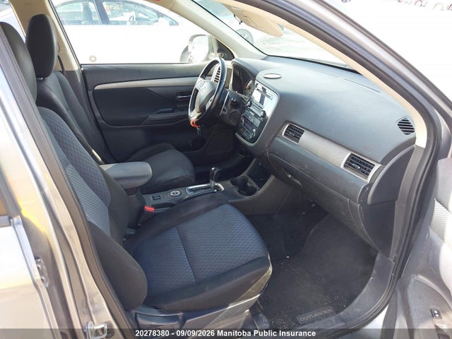 صورة 5 لـ 2014 Mitsubishi OUTLANDER SE