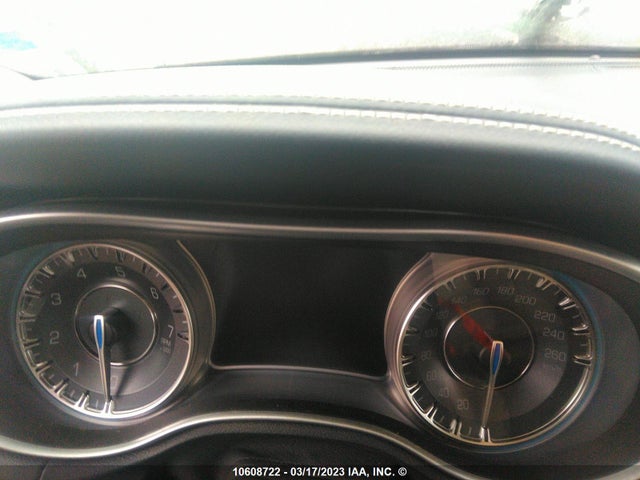 Chrysler 300C 2015 2C3CCASG6FH773150 Image 8