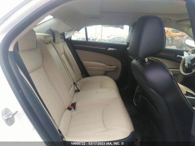 Chrysler 300C 2015 2C3CCASG6FH773150 Image 9
