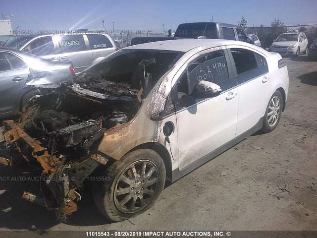 Chevrolet Volt 2015 1G1RB6E4XFU115294 Image 2