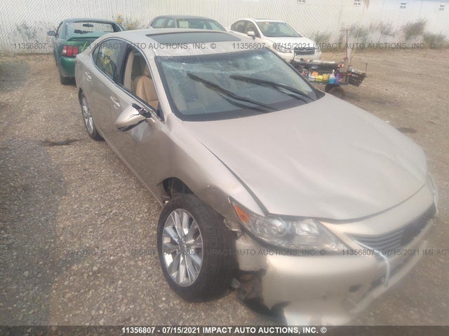 JTHBW1GG0F2092612 Lexus ES 300H