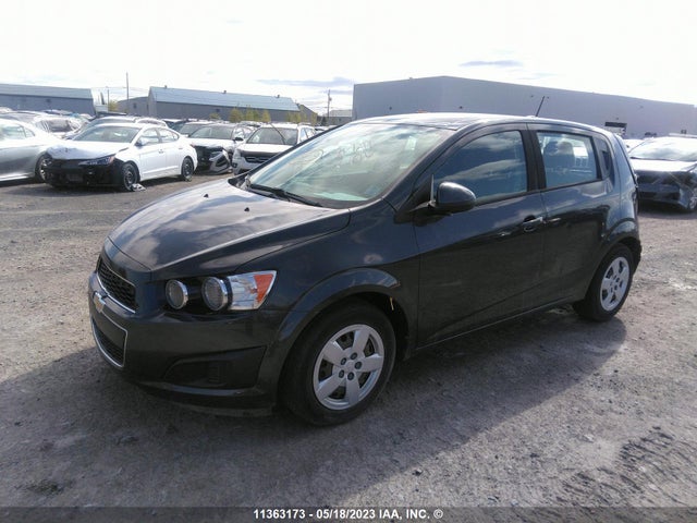 Chevrolet SONIC LS 2016 1G1JA6SH2G4180228 Image 2