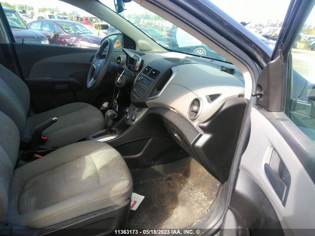 Chevrolet SONIC LS 2016 1G1JA6SH2G4180228 Image 6