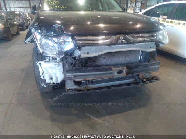 JA4AZ2A37EZ600641 Mitsubishi Outlander Es