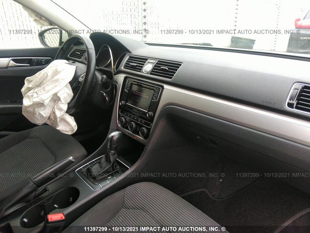 1VWAT7A33HC001714 Volkswagen PASSAT S