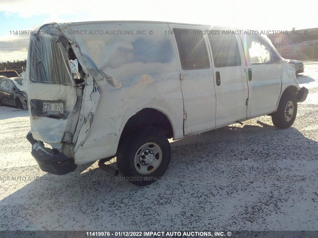 Chevrolet Express G2500 2015 1GCWGFFF4F1117961 Image 4