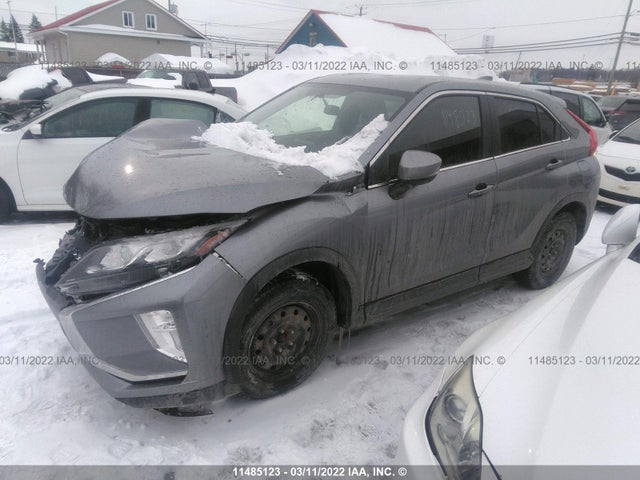 JA4AT3AA6JZ618760 Mitsubishi Eclipse Cross Es