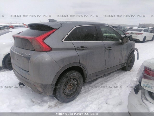 JA4AT3AA6JZ618760 Mitsubishi Eclipse Cross Es