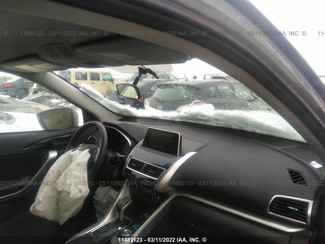 JA4AT3AA6JZ618760 Mitsubishi Eclipse Cross Es