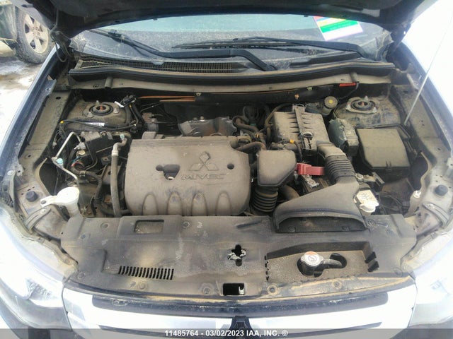 JA4AZ2A36FZ600373 Mitsubishi Outlander Es