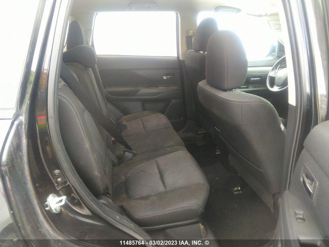 JA4AZ2A36FZ600373 Mitsubishi Outlander Es