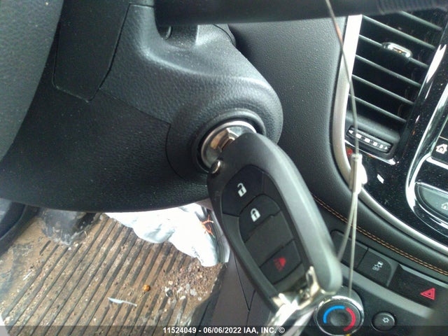 Chevrolet TRAX LS 2019 3GNCJNSBXKL118981 Image 11