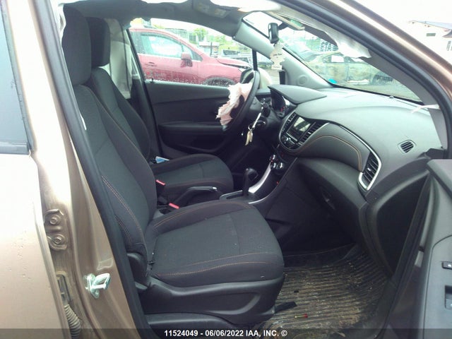 Chevrolet TRAX LS 2019 3GNCJNSBXKL118981 Image 5