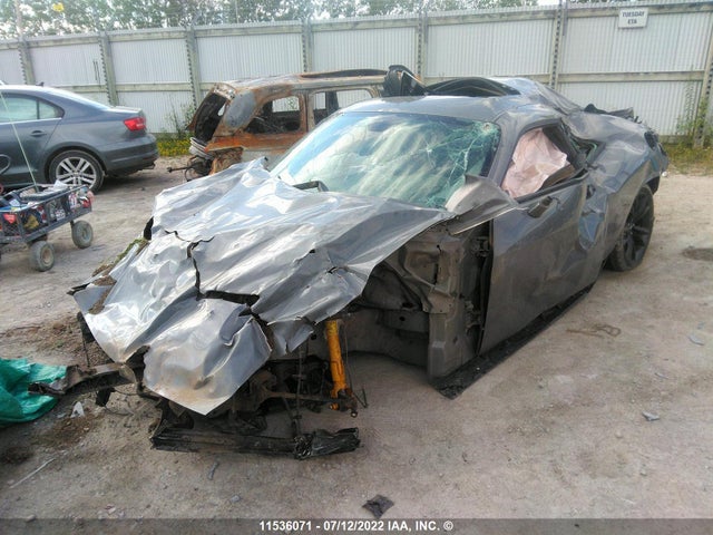 Dodge Challenger 2018 2C3CDZBT4JH327418 Image 2