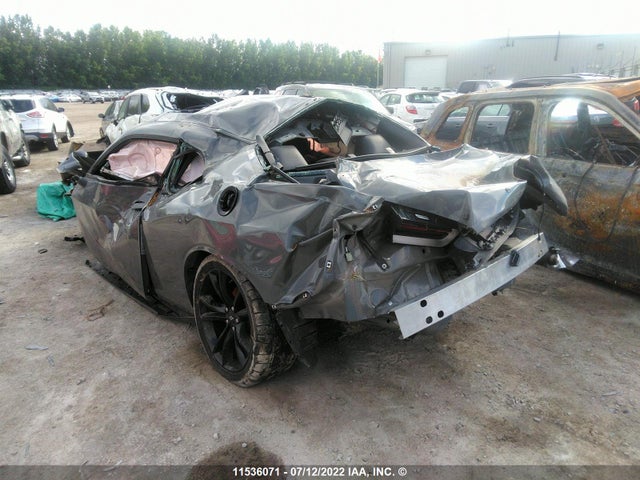 Dodge Challenger 2018 2C3CDZBT4JH327418 Image 3