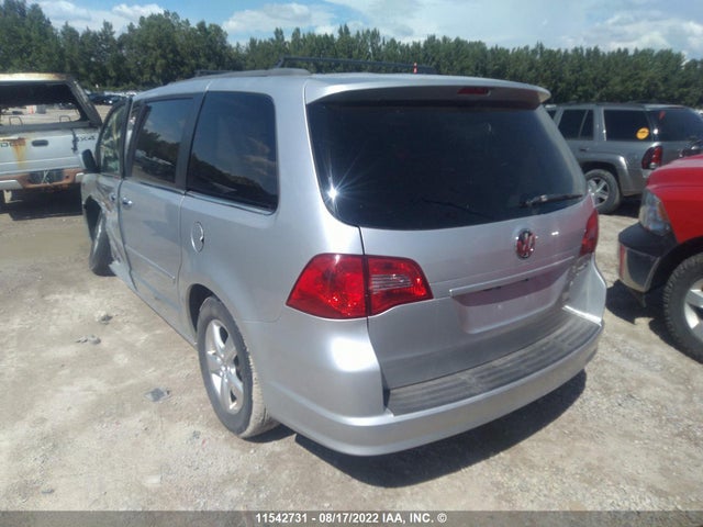 Volkswagen Routan 2011 2V4RW5DGXBR766634 Image 4