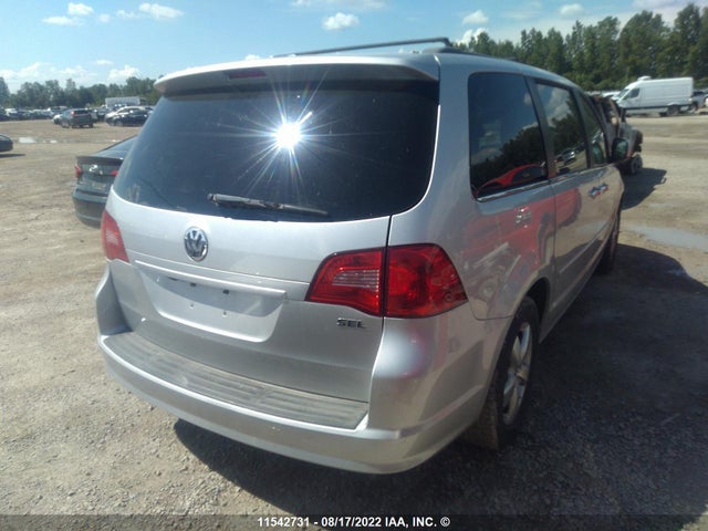 Volkswagen Routan 2011 2V4RW5DGXBR766634 Image 5