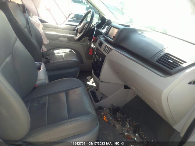 Volkswagen Routan 2011 2V4RW5DGXBR766634 Image 6
